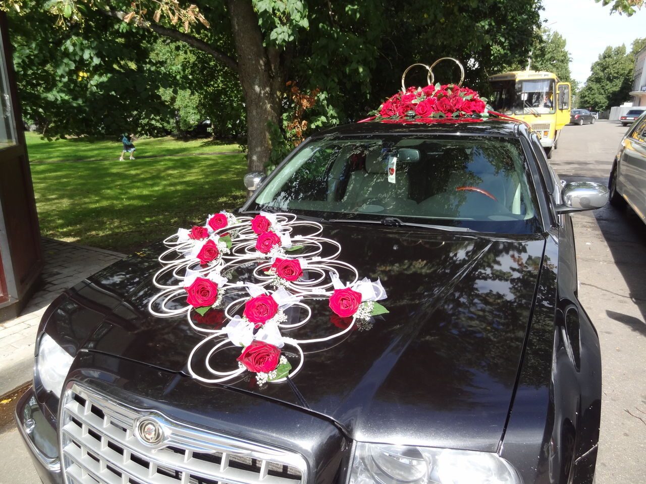 Украшения на свадебную машину, как украсить автомобиль на свадьбу