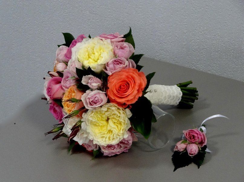 букет невесты из разных роз1